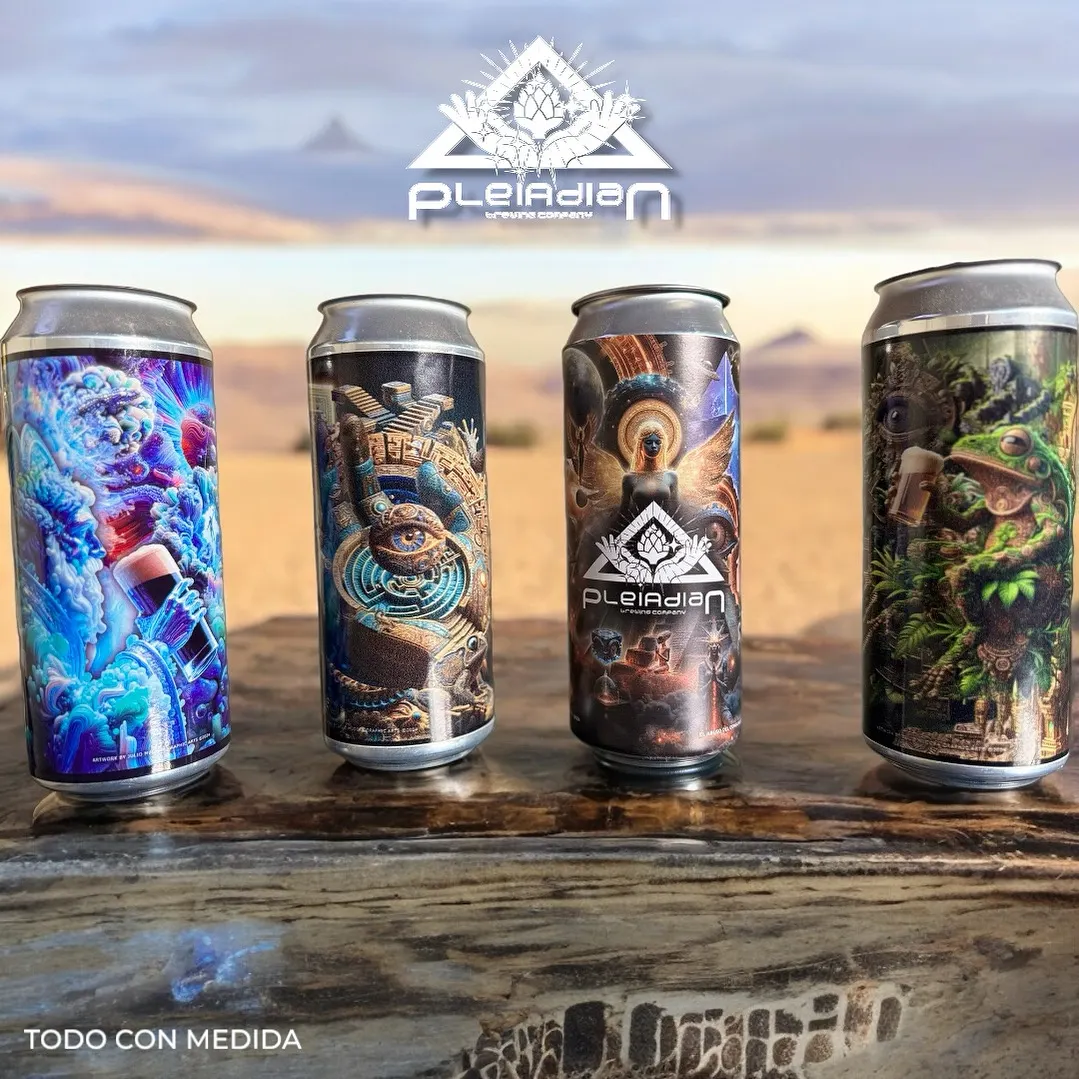 Cuatro latas Pleiadian en el desierto sonorense